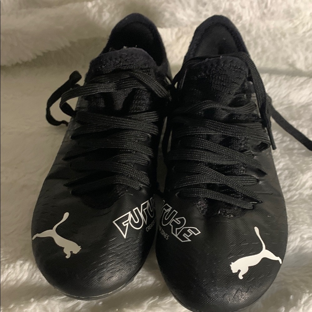 Puma FUTURE Black Cleats with White Logo - Picture 3 of 8